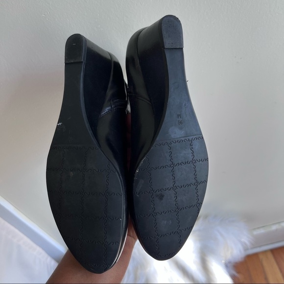 Vaneli black faux leather boots shoes size 9.5M - Picture 7 of 16